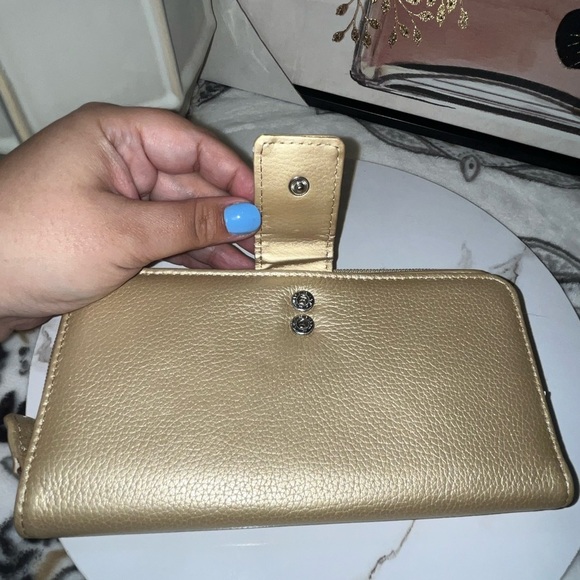 Giani Bernini All-In-One Zip Around Wallet, Champagne Gold, Metallic Leather - Picture 9 of 16